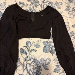 SHEIN Black Long Sleeve Crop Top